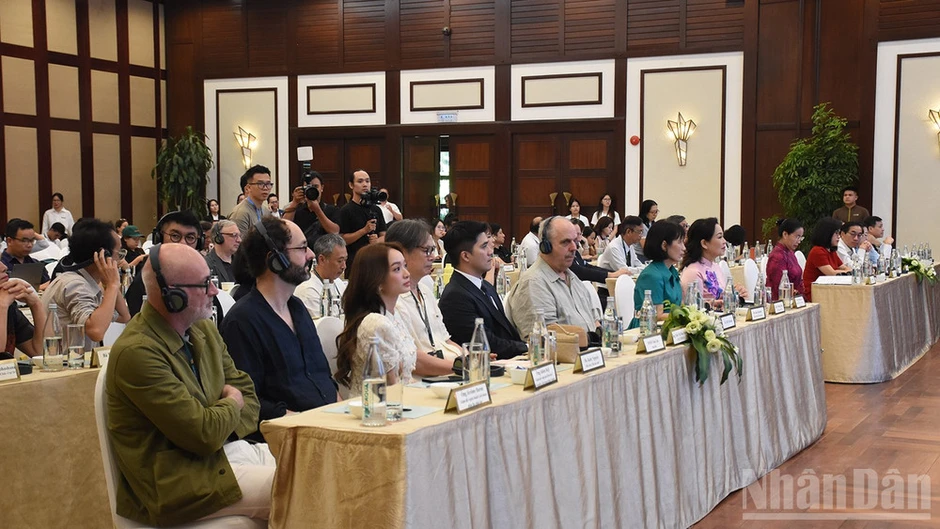 Vinh danh điện ảnh châu Á và Việt Nam Vinh danh điện ảnh châu Á và Việt Nam