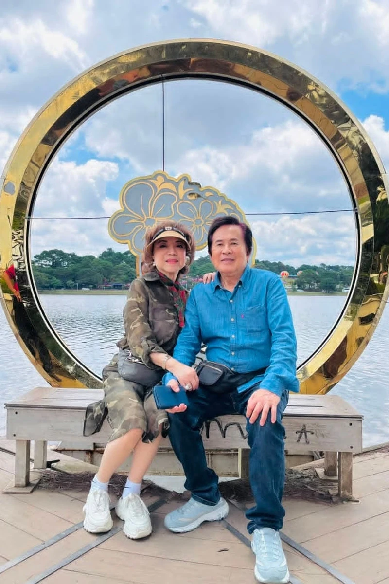 Vợ chồng nghệ sĩ Hoài Thanh và Đỗ Quyên lần đầu tiết lộ sóng gió hôn nhân Vợ chồng nghệ sĩ Hoài Thanh và Đỗ Quyên lần đầu tiết lộ sóng gió hôn nhân