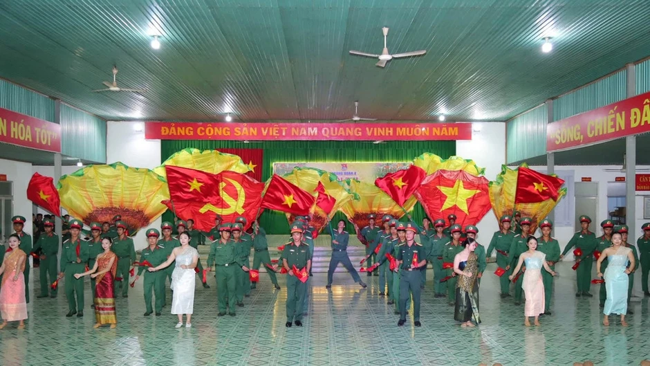 Vũ điệu thắm tình hữu nghị Việt Nam-Lào-Campuchia Vũ điệu thắm tình hữu nghị Việt Nam-Lào-Campuchia