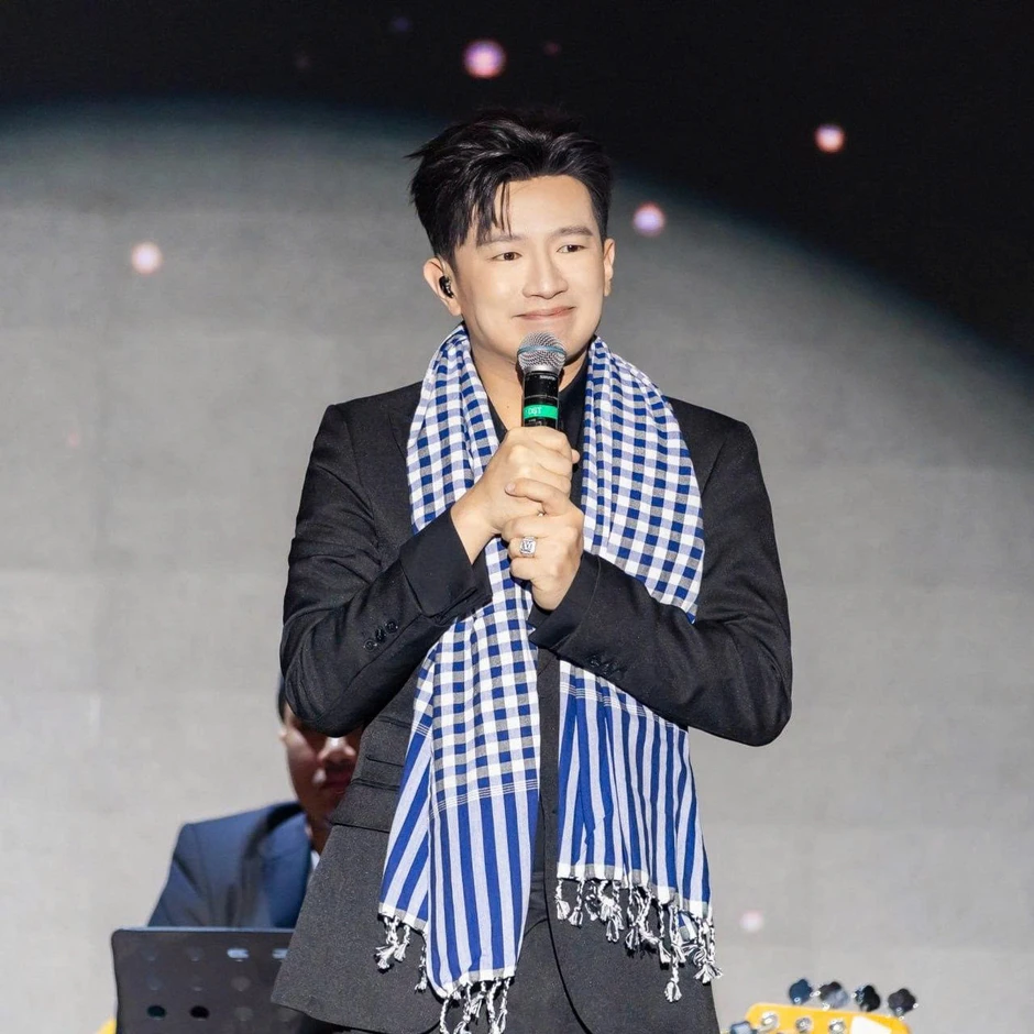 Vụ dược sĩ, hiện tượng mạng đi hát: Khó xử với trường hợp tự phong, lệch chuẩn Vụ dược sĩ, hiện tượng mạng đi hát: Khó xử với trường hợp tự phong, lệch chuẩn