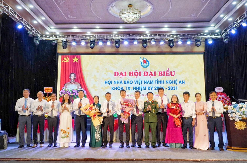 Xây dựng đội ngũ người làm báo bản lĩnh, chuyên nghiệp, nhân văn và hiện đại Xây dựng đội ngũ người làm báo bản lĩnh, chuyên nghiệp, nhân văn và hiện đại