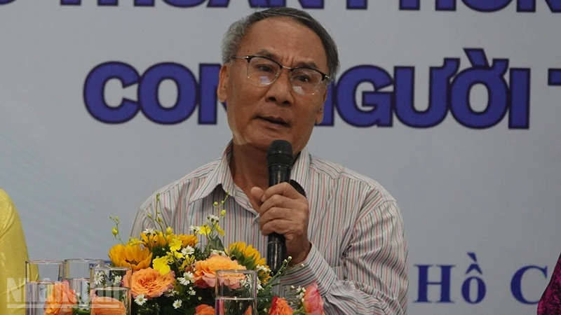 Xây dựng hệ giá trị con người Thành phố Hồ Chí Minh trong tình hình mới Xây dựng hệ giá trị con người Thành phố Hồ Chí Minh trong tình hình mới