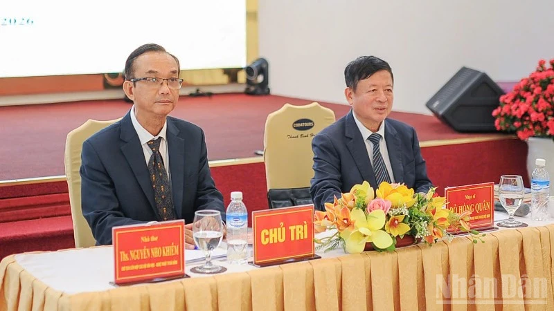 Xây dựng mạng lưới liên kết văn học-nghệ thuật giữa các địa phương miền trung-Tây Nguyên Xây dựng mạng lưới liên kết văn học-nghệ thuật giữa các địa phương miền trung-Tây Nguyên