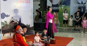 Xem hát chèo, múa rối giữa nhịp sống đô thị