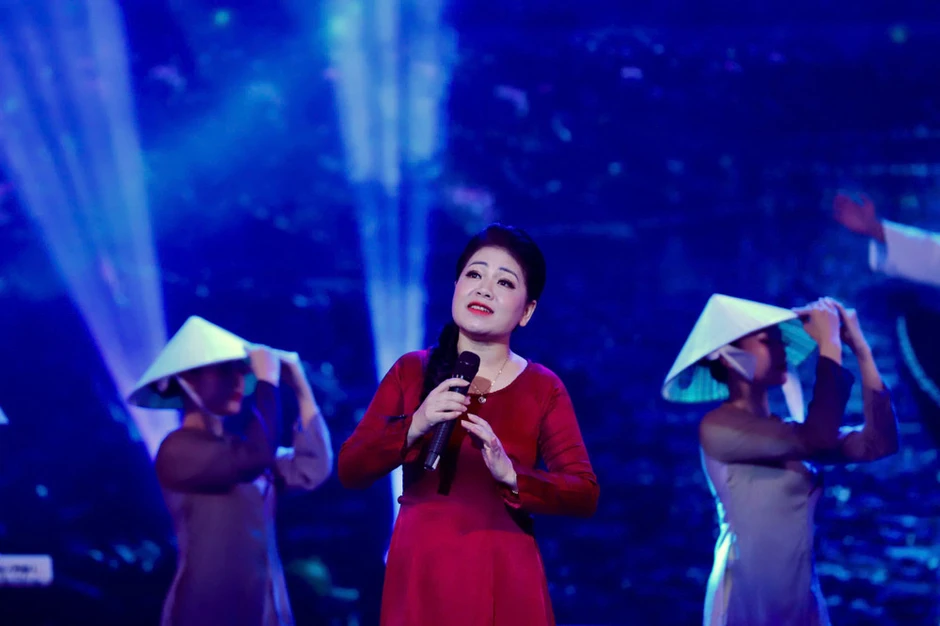 Xúc động chương trình nghệ thuật chính luận “Sáng mãi tên Người” Xúc động chương trình nghệ thuật chính luận “Sáng mãi tên Người”