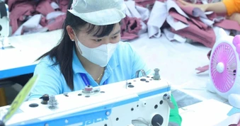 1.300 lao động được hỗ trợ tiền xăng trong 3 tháng