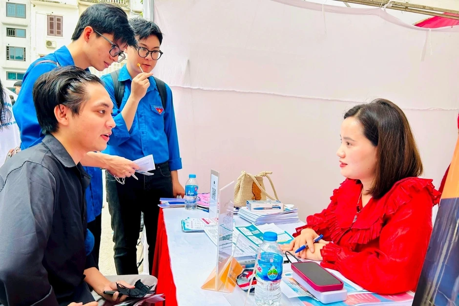 Bảo hiểm thất nghiệp là công cụ hỗ trợ chuyển đổi việc làm Bảo hiểm thất nghiệp là công cụ hỗ trợ chuyển đổi việc làm