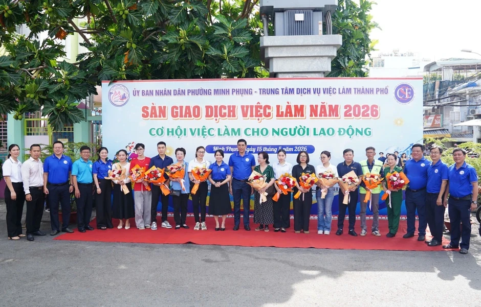 Bảo vệ lương 10-15 triệu đồng được trợ cấp 500.000 đồng mỗi con nhỏ Bảo vệ lương 10-15 triệu đồng được trợ cấp 500.000 đồng mỗi con nhỏ