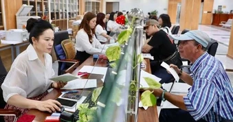 Bị tai nạn trên đường đi làm được hưởng 2 chế độ bảo hiểm xã hội