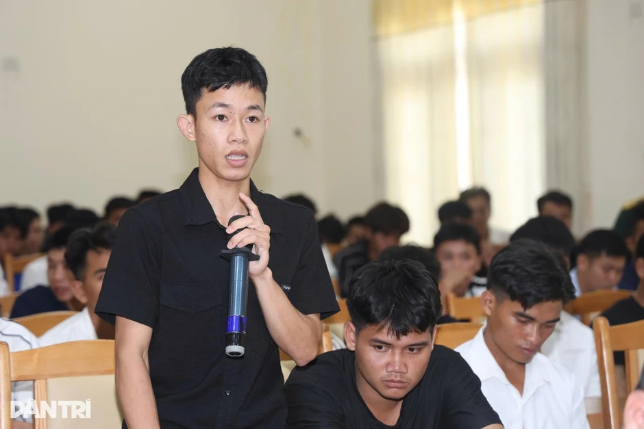 Bí thư Quảng Ngãi: Không để thanh niên thiếu thông tin, cơ hội lập nghiệp Bí thư Quảng Ngãi: Không để thanh niên thiếu thông tin, cơ hội lập nghiệp
