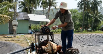 Biến phế liệu thành hệ thống tiết kiệm hơn nửa tỷ đồng tiền điện mỗi năm