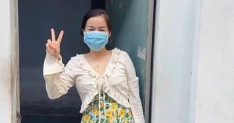 Bỏ phố sau 14 năm tha hương, cô gái vẫn dọn phòng trọ nghèo sạch bong