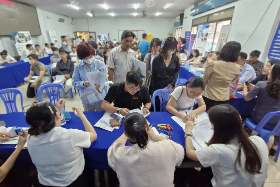Cấm tuyển người thân lãnh đạo, quản lý đơn vị sự nghiệp vào đơn vị