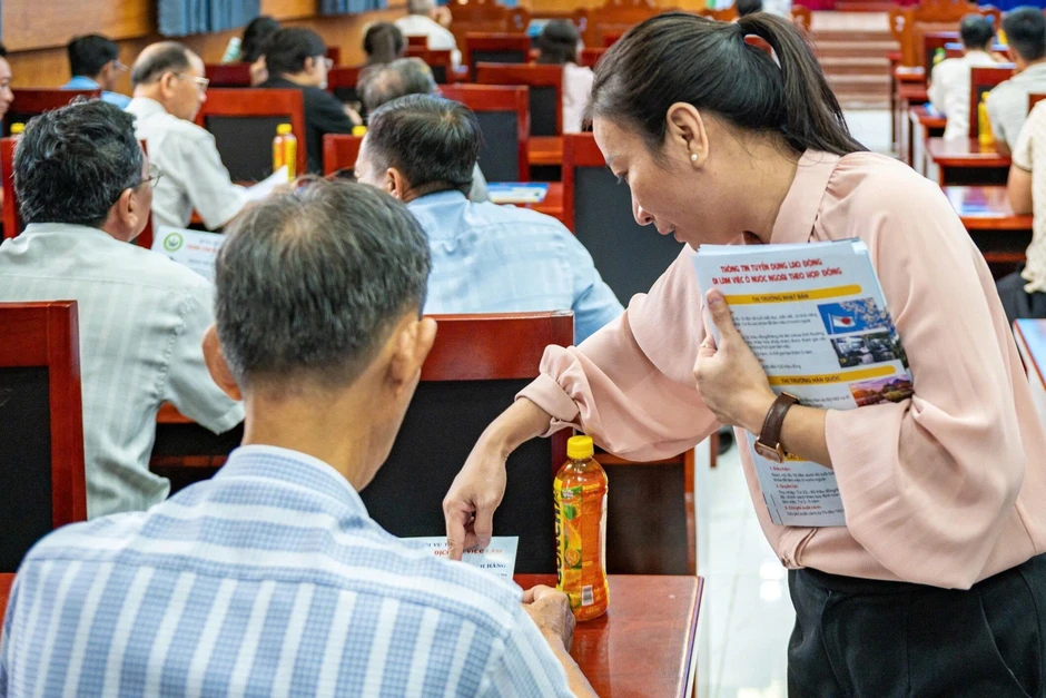 Chiêu trò dụ chuyển tiền đặt cọc hồ sơ "việc nhẹ lương cao"