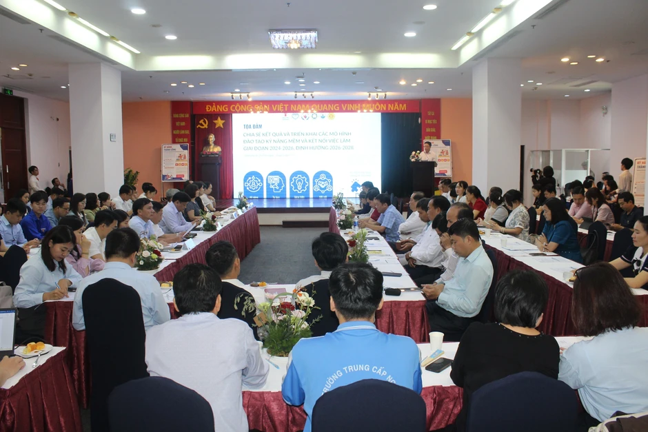 Chọn học một nghề, kiếm một việc đủ sống an phận là cái bẫy với người trẻ Chọn học một nghề, kiếm một việc đủ sống an phận là cái bẫy với người trẻ