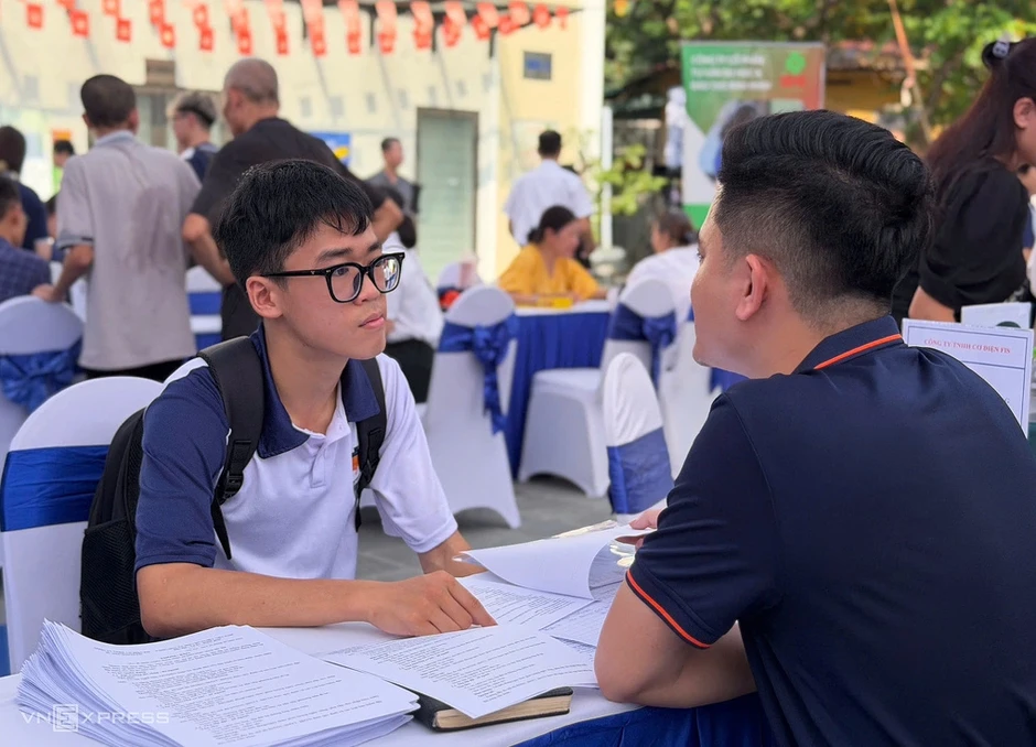 Công nhân xây dựng đắt việc, lương triệu đồng mỗi ngày Công nhân xây dựng đắt việc, lương triệu đồng mỗi ngày