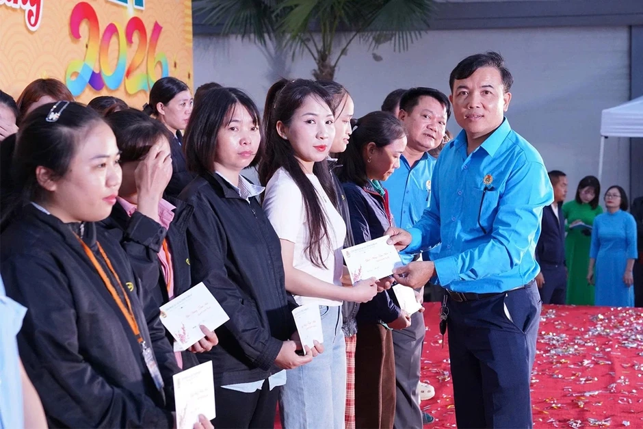 Công ty có 2.225 lao động, mỗi người được hỗ trợ 500.000 đồng tiền xăng Công ty có 2.225 lao động, mỗi người được hỗ trợ 500.000 đồng tiền xăng