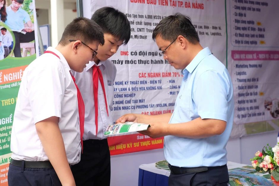 Đà Nẵng: Hướng nghiệp từ sớm, mở sinh kế mới cho lao động sau 'dẹp' vỉa hè Đà Nẵng: Hướng nghiệp từ sớm, mở sinh kế mới cho lao động sau 'dẹp' vỉa hè
