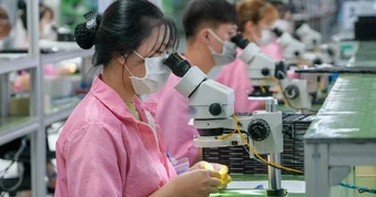 Đề xuất giảm giờ làm, chống kiệt sức tại nơi làm việc trong kỷ nguyên AI