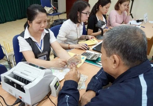 Đề xuất tăng lương hưu 8%: Người hưởng mức thấp sợ 'hụt hơi', người đóng cao đòi công bằng Đề xuất tăng lương hưu 8%: Người hưởng mức thấp sợ 'hụt hơi', người đóng cao đòi công bằng