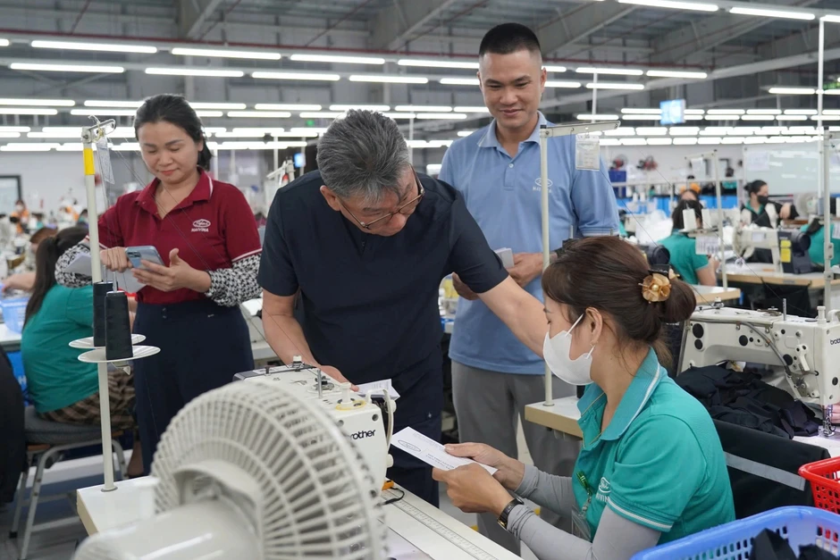 Doanh nghiệp may chi 650 triệu đồng hỗ trợ tiền xăng cho 1.300 lao động Doanh nghiệp may chi 650 triệu đồng hỗ trợ tiền xăng cho 1.300 lao động