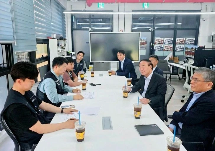 Hàn Quốc: Samsung và công đoàn nối lại thương lượng phút chót Hàn Quốc: Samsung và công đoàn nối lại thương lượng phút chót
