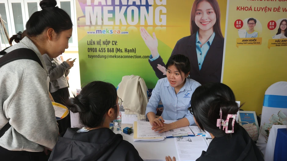 Hàng ngàn việc làm từ 12-15 triệu đồng/tháng đang chờ ứng viên Hàng ngàn việc làm từ 12-15 triệu đồng/tháng đang chờ ứng viên