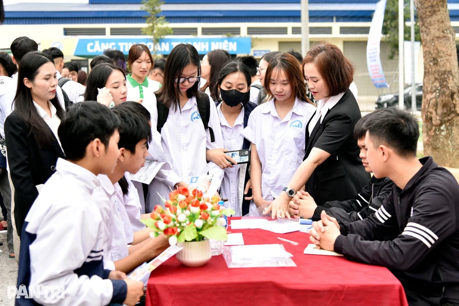 Hơn 1.700 vị trí việc làm ở nước ngoài, lương cao nhất 90 triệu đồng/tháng Hơn 1.700 vị trí việc làm ở nước ngoài, lương cao nhất 90 triệu đồng/tháng