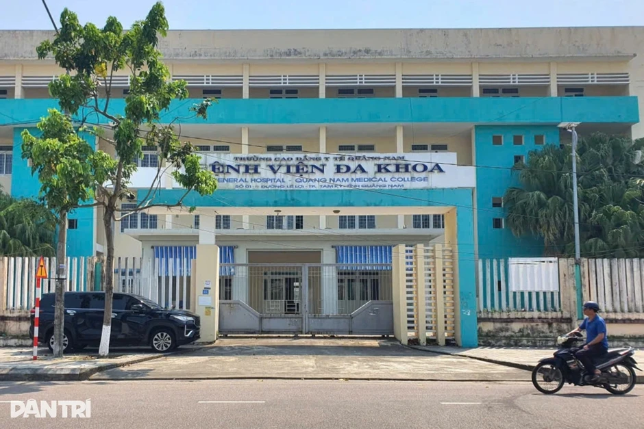 Hơn 20 cán bộ, nhân viên một bệnh viện bị nợ lương hơn 3 năm Hơn 20 cán bộ, nhân viên một bệnh viện bị nợ lương hơn 3 năm