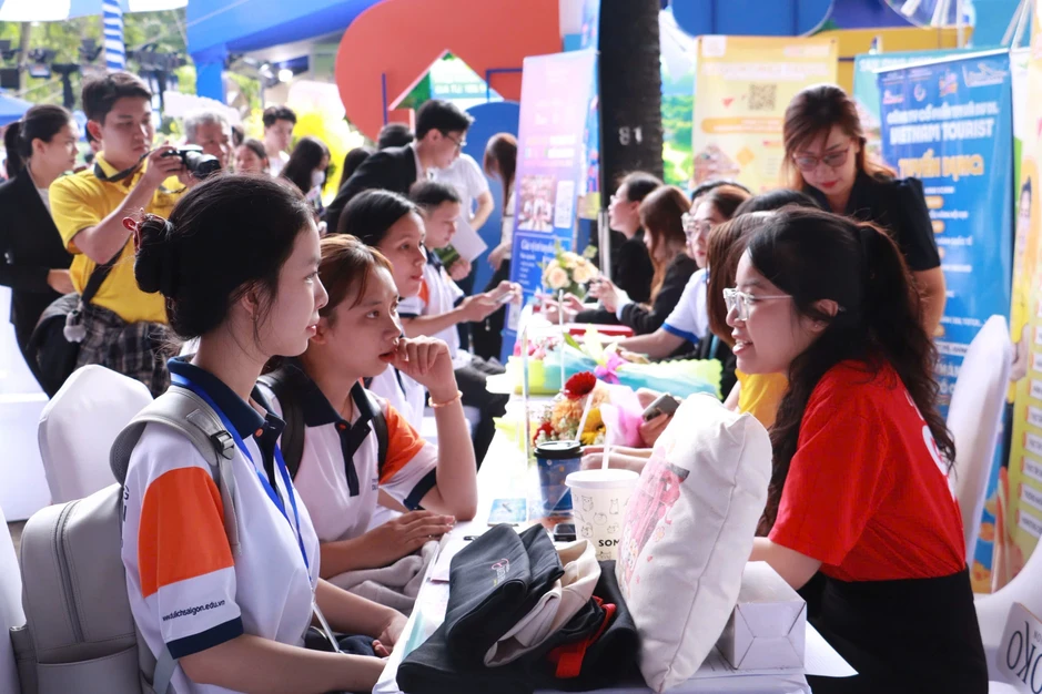 Hơn 2.100 việc làm ngành du lịch, lương từ 5 - 30 triệu đồng ở TP.HCM Hơn 2.100 việc làm ngành du lịch, lương từ 5 - 30 triệu đồng ở TP.HCM