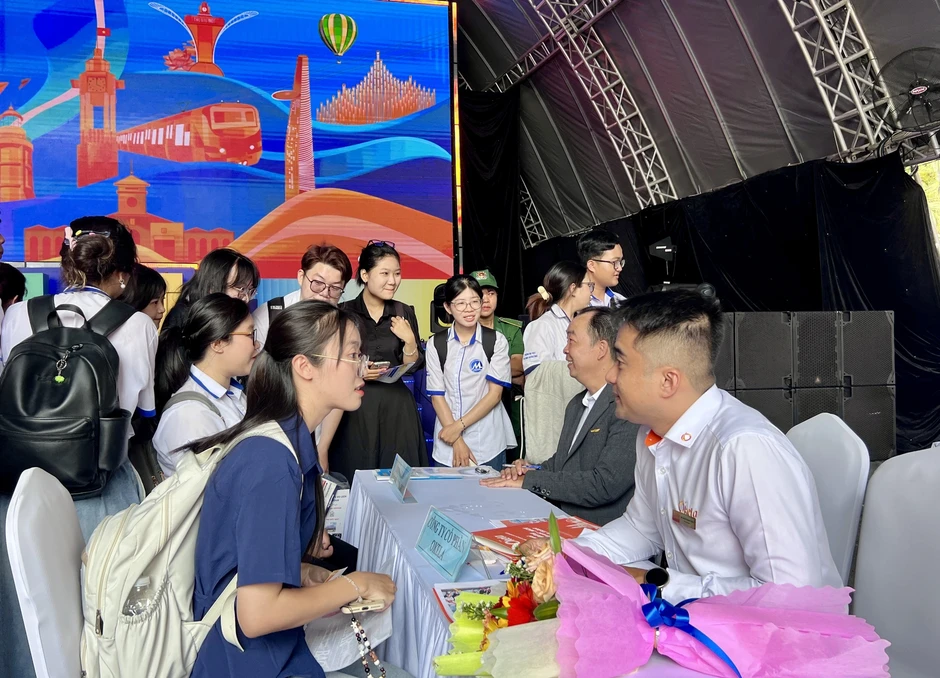 Hơn 2.100 việc làm ngành du lịch, lương từ 5 - 30 triệu đồng ở TP.HCM Hơn 2.100 việc làm ngành du lịch, lương từ 5 - 30 triệu đồng ở TP.HCM