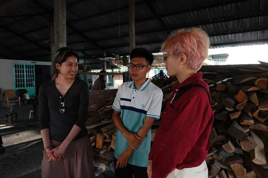 Hướng dẫn viên trẻ đắt sô du lịch làng nghề miền Tây mùa tết Hướng dẫn viên trẻ đắt sô du lịch làng nghề miền Tây mùa tết