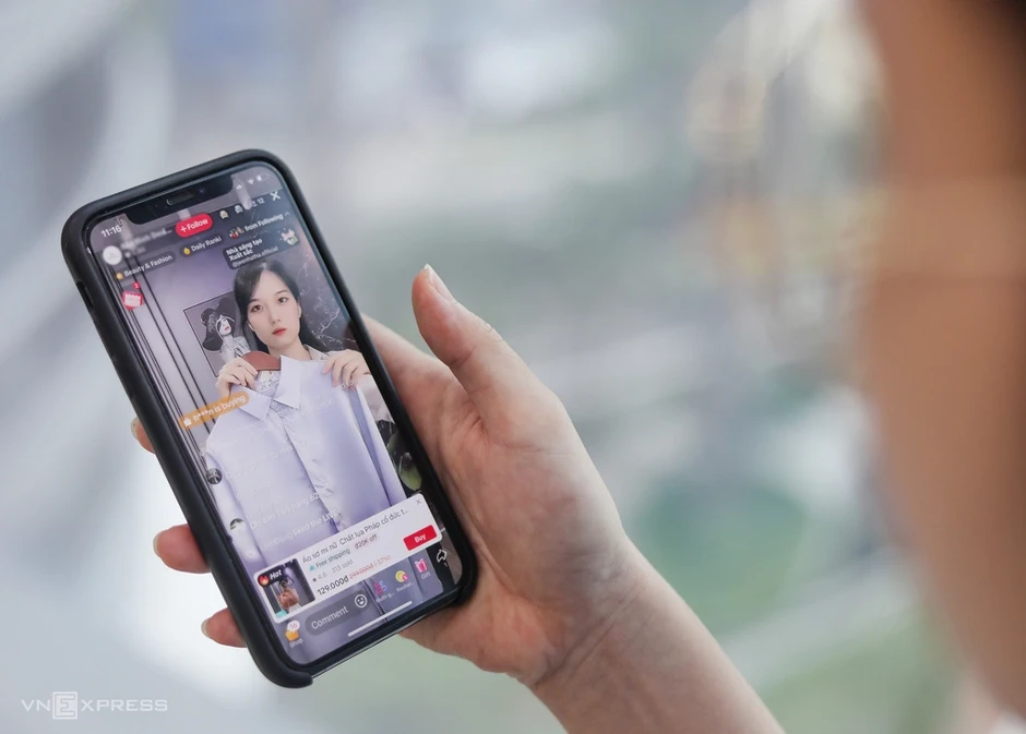 Kiến nghị đưa người bán hàng online, lao động công trình đóng BHXH bắt buộc Kiến nghị đưa người bán hàng online, lao động công trình đóng BHXH bắt buộc