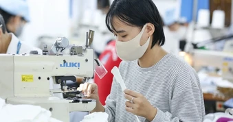 Làm việc ở 2 công ty thì đóng BHXH như thế nào?