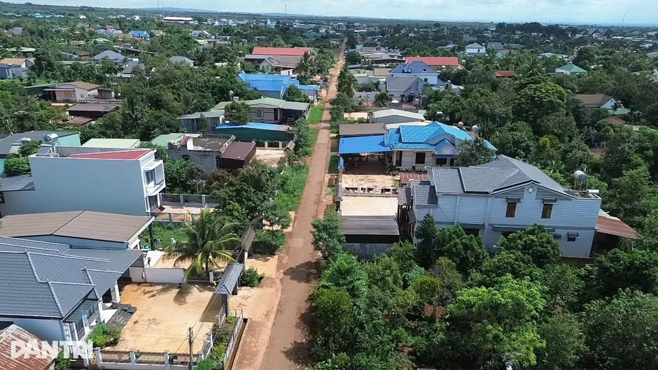 Làng tỷ phú giữa thủ phủ "cây tỷ đô" Làng tỷ phú giữa thủ phủ "cây tỷ đô"
