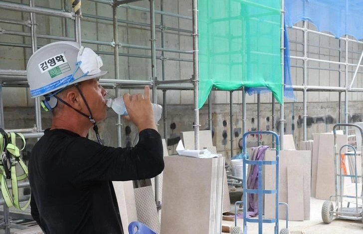 Lao động nước ngoài tử vong vì nắng nóng, Hàn Quốc thông báo khẩn Lao động nước ngoài tử vong vì nắng nóng, Hàn Quốc thông báo khẩn