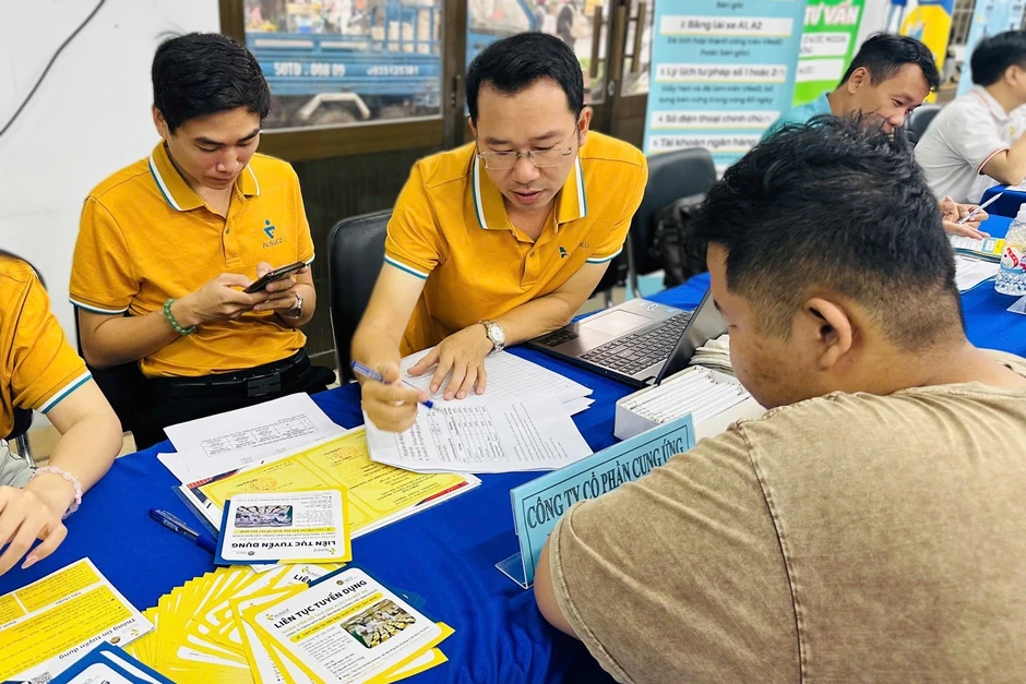Lao động thất nghiệp giảm mạnh ở TPHCM Lao động thất nghiệp giảm mạnh ở TPHCM