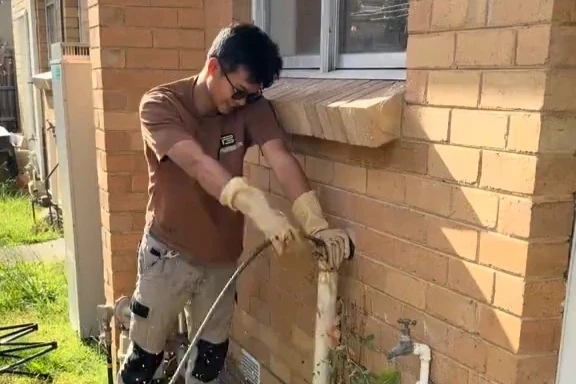 Lao động Việt qua Australia làm thợ sửa ống nước, kiếm khoảng 2 tỷ đồng/năm Lao động Việt qua Australia làm thợ sửa ống nước, kiếm khoảng 2 tỷ đồng/năm