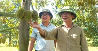 Lão nông thành tỷ phú từ số vốn ít ỏi và vài vật dụng mang theo từ quê