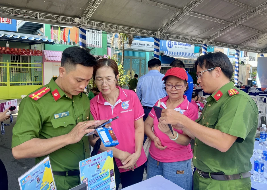 Lương công nhân lên đến 33 triệu đồng/tháng tại sàn việc làm phường Minh Phụng Lương công nhân lên đến 33 triệu đồng/tháng tại sàn việc làm phường Minh Phụng