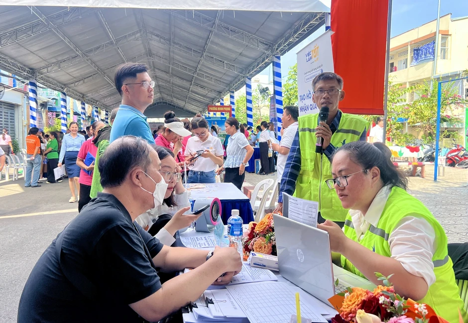 Lương công nhân lên đến 33 triệu đồng/tháng tại sàn việc làm phường Minh Phụng Lương công nhân lên đến 33 triệu đồng/tháng tại sàn việc làm phường Minh Phụng