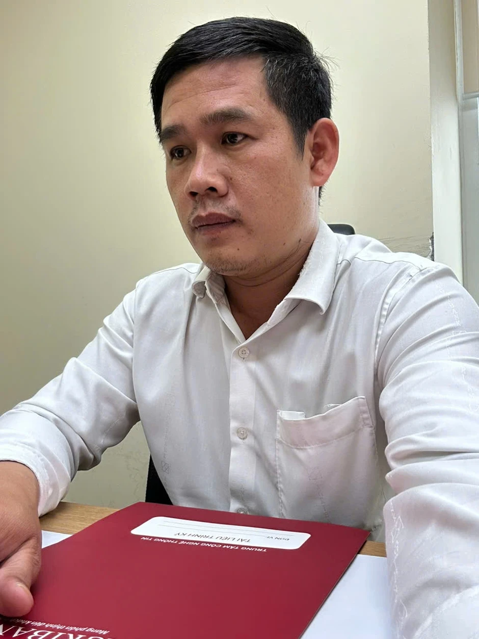 Lương tháng 25 triệu đồng, nhân viên văn phòng tối về vẫn chạy xe công nghệ