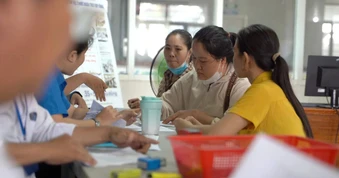 Mất tiền oan với “cò” dịch vụ hưởng bảo hiểm thất nghiệp
