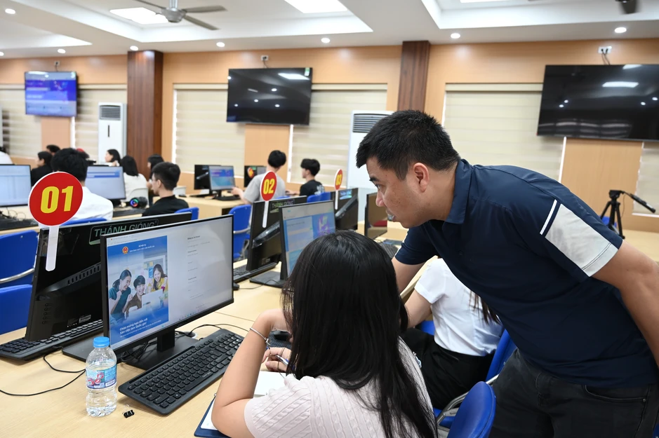 Mở rộng cơ hội việc làm trên nền tảng số Mở rộng cơ hội việc làm trên nền tảng số