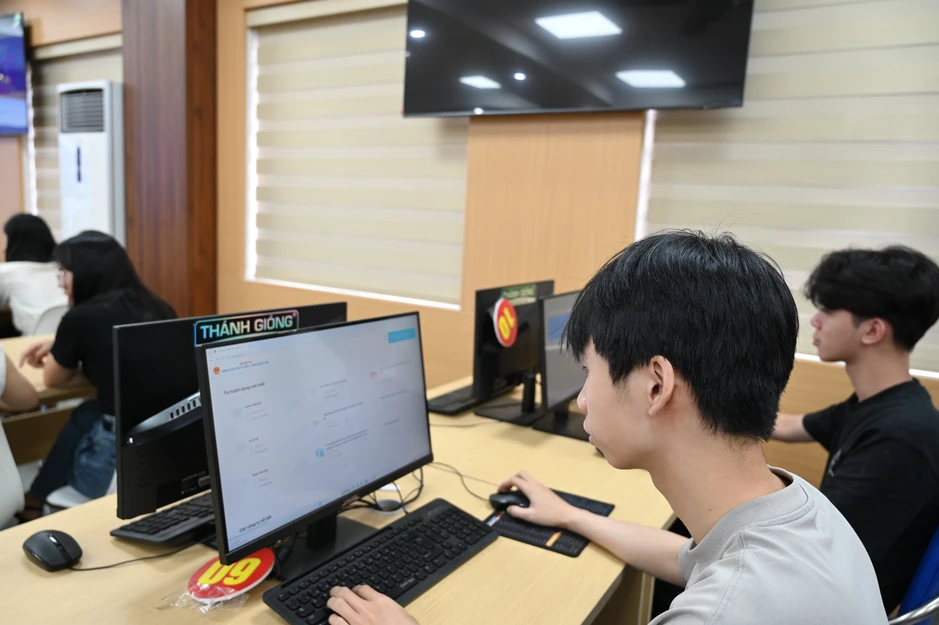 Mở rộng cơ hội việc làm trên nền tảng số Mở rộng cơ hội việc làm trên nền tảng số