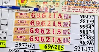 Nam thanh niên bán hoa tươi trúng độc đắc 8 tỷ đồng, gửi tiết kiệm 6 tỷ