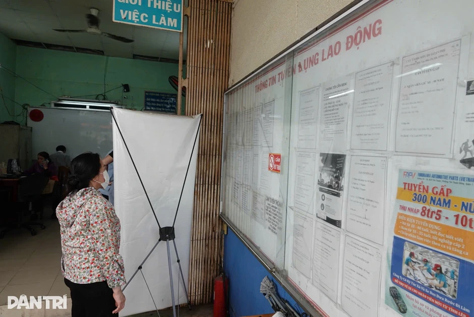 Ngoài trợ cấp thất nghiệp, lao động còn được tạo việc làm khi mất việc Ngoài trợ cấp thất nghiệp, lao động còn được tạo việc làm khi mất việc