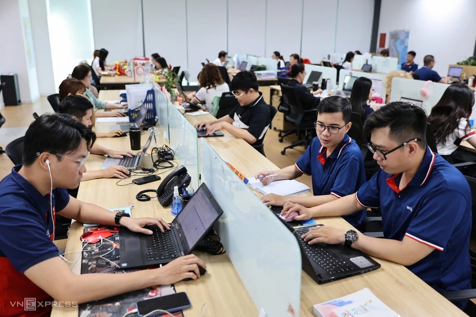 Người đi làm dùng AI 6 giờ, mất thêm 6,4 giờ để 'hầu' AI Người đi làm dùng AI 6 giờ, mất thêm 6,4 giờ để 'hầu' AI