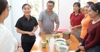 Người lao động bất ngờ vì được hỗ trợ tiền ăn khi học nghề