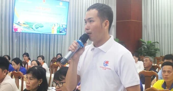 Người lao động chất vấn lãnh đạo tỉnh vì bị doanh nghiệp chậm trả lương